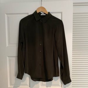 Silk Everlane shirt. Excellent condition. Size M.